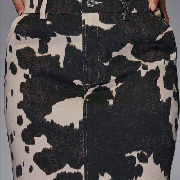 Missguided Black and White Maxi Pencil Skirt with Slit - Picture 4 of 4